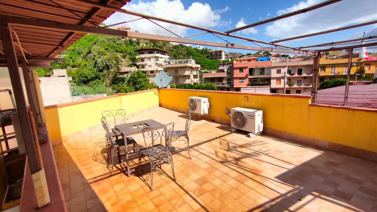 Casa Soprano Da Anita Villa Messina Buitenkant foto